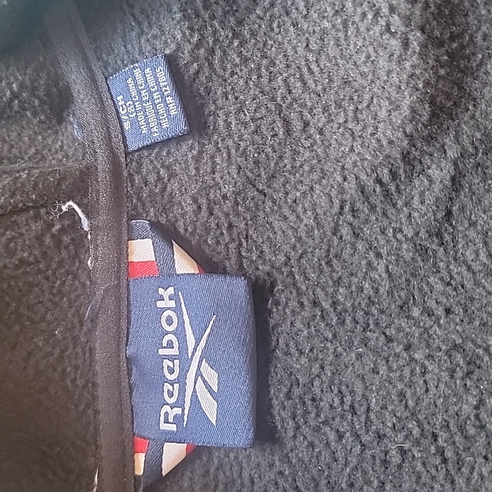 Kids Reebok Jacket. Size small. Color Black - Picture 5 of 11